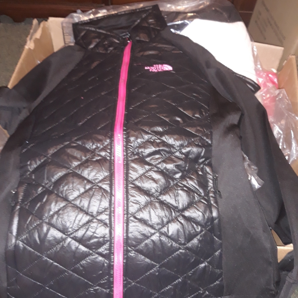THE NORTHFACE JACKET NEW W/TAGG